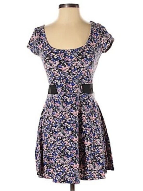 Dresses & Skirts - American Eagle OutfittersSize S (Petite) Casual Dress